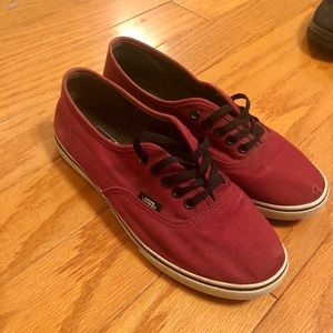 Women’s maroon Vans size 7